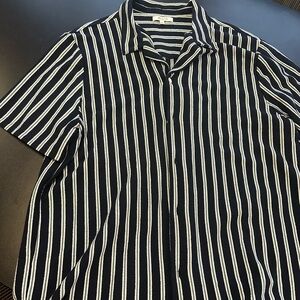 Madewell Navy and White Vertical Stripe Short-Sleeve Button-Down